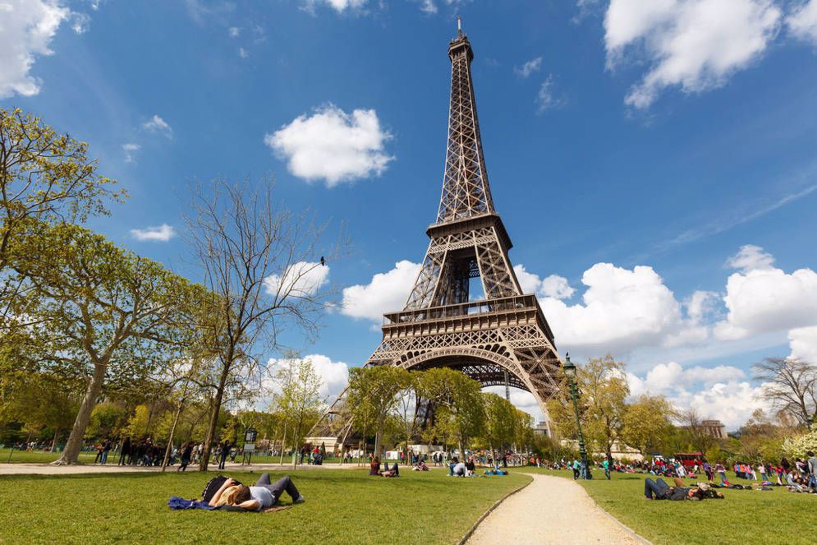 İzmir'den Sevgililer Gününe Özel Brüksel & Brügge Romantik Paris Turu 
